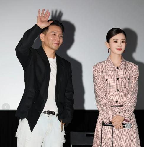 级！两人亲密互动被扒出疑似导演赵德胤pg电子模拟器试玩赵丽颖隐婚风波升(图4)
