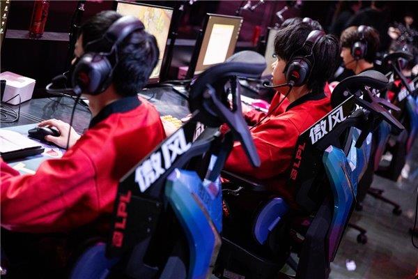 盟职业赛指定用椅 傲风G7凭啥这么火pg模拟器电脑版明星直播同款 英雄联(图3)